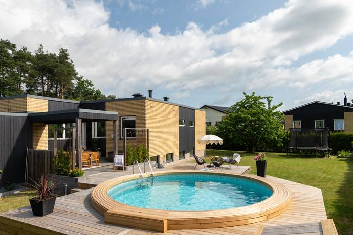 6 rum Villa på Helgestahillsvägen 17 Helgestahill Eskilstuna kommun - bild 1