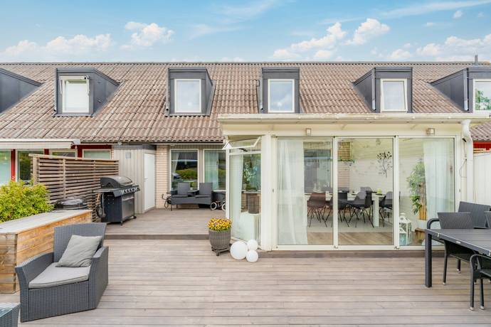4 rum radhus på Lingonvägen 63 Peterslund, Oxelösunds kommun - bild 1