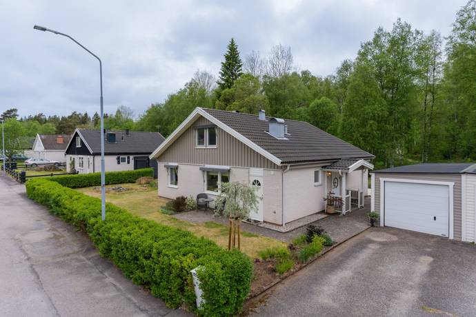 6 rum villa på Viskarhultsvägen 59 Viskafors, Borås kommun - bild 1