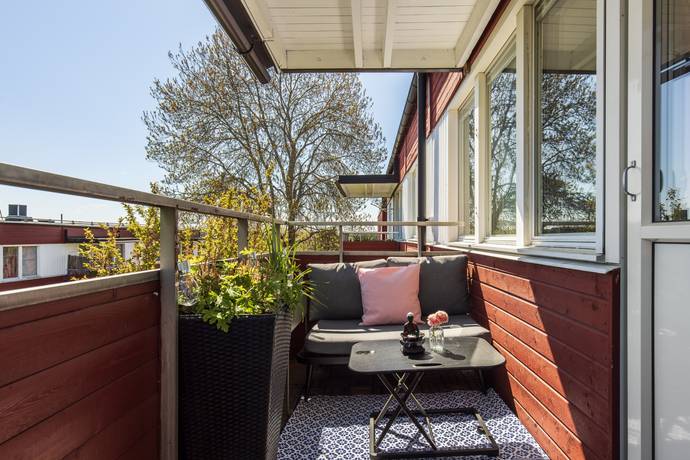 3 rum lägenhet på Ljuskärrsvägen 64 Ljuskärrsberget - Saltsjöbaden, Nacka kommun - bild 2
