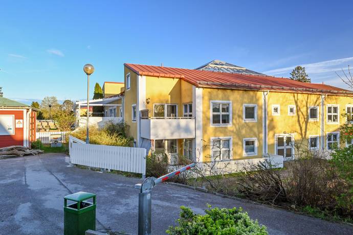 4 rum lägenhet på Blommelundsvägen 13 Carlslund, Upplands Väsby kommun - bild 1