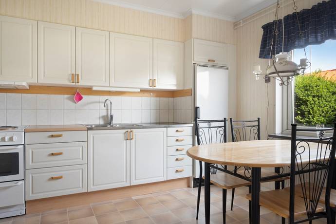 2 rum Villa på Hantverkaregatan 16 Vara Vara kommun - bild 2
