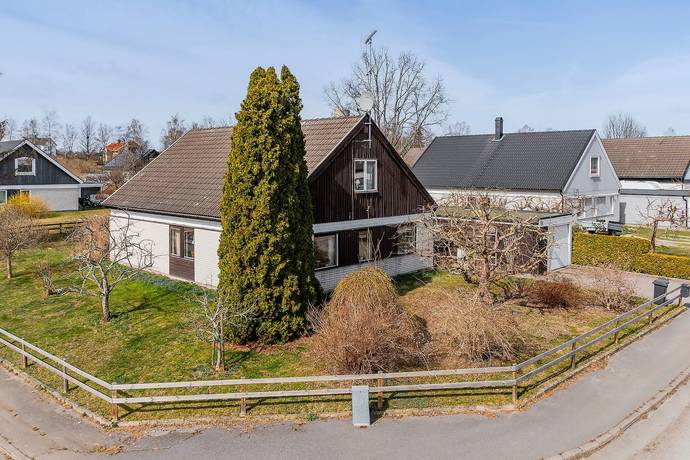 6 rum villa på Annedalsgatan 14 Vingåker, Vingåkers kommun - bild 1