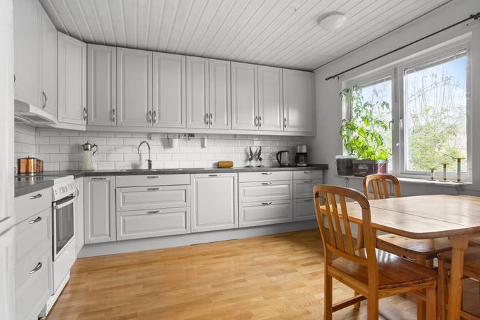 5 rum Villa på Klasrovägen 57B Häggvik Sollentuna kommun - bild 5