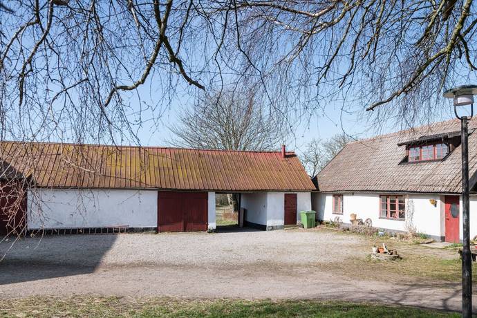 Gård utan jordbruk på Kyrkvägen 27 Österlen Simrishamns kommun - bild 7