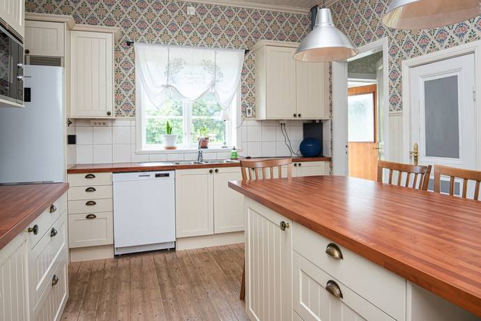 6 rum villa på Kramsta Gästgårdsvägen 1 Järvsö, Ljusdals kommun - bild 2