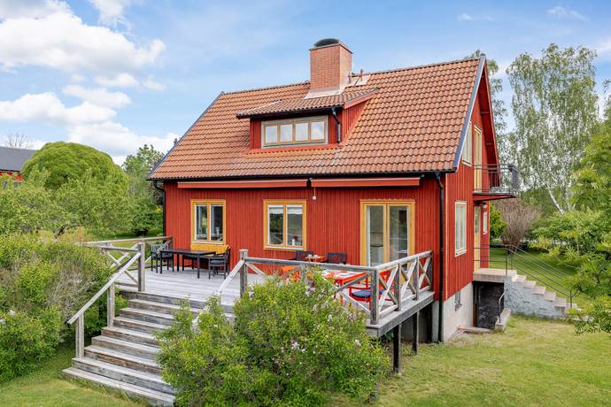 4 rum vinterbonat fritidshus på Lilla Hycklinge, Skolvägen 9 Hycklinge, Kinda kommun - bild 1
