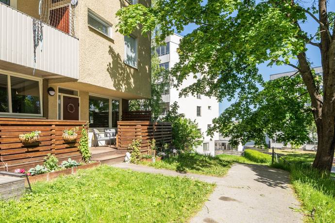 Loftvägen 11, Skogås, Huddinge kommun
