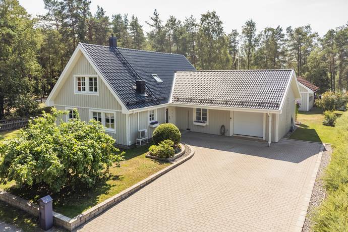 6 rum villa på Åsvägen 32 Bålsta - Åsen, Håbo kommun - bild 2