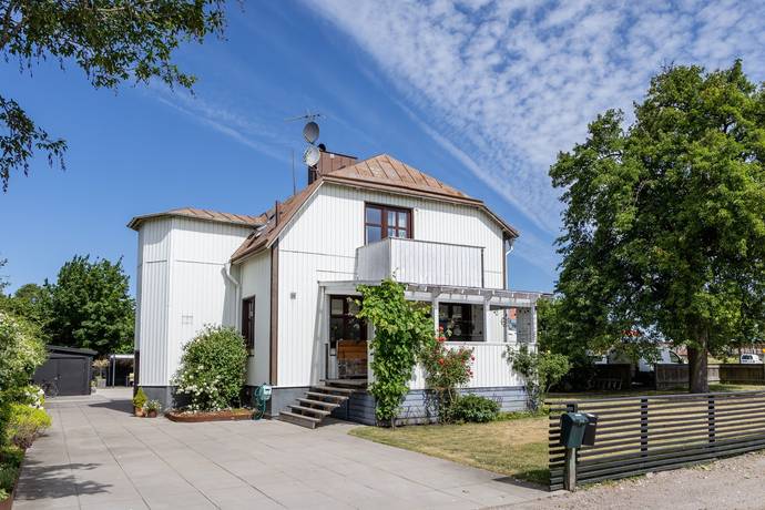10 rum villa på Åbrandtsgatan 2 Johannesborg, Kalmar kommun - bild 1