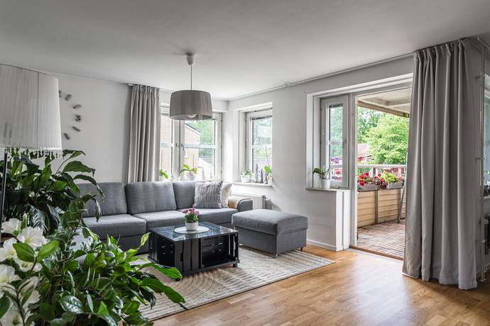 3 rum Lägenhet på GRIBBYLUNDSVÄGEN 74A GRIBBYLUND Täby kommun - bild 2