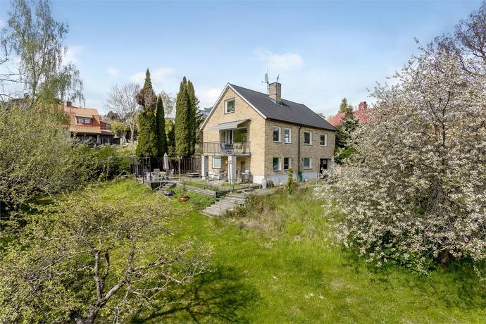 7 rum villa på Björkhagsvägen 48 Duvbo, Sundbybergs kommun - bild 1