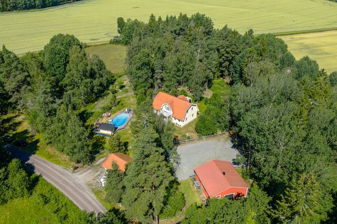6 rum villa på Backa Vårbacka 1 Bergshammar, Nyköpings kommun - bild 1