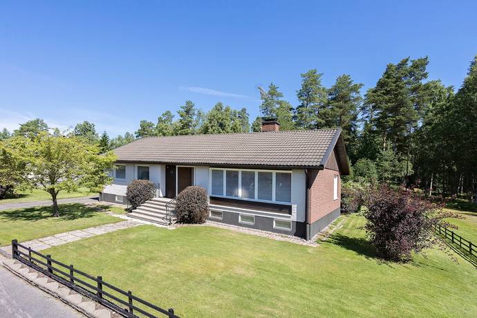 Hammarsmedens väg 13, Röfors, Laxå kommun