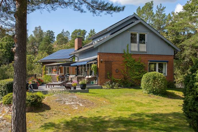 10 rum villa på Svanholmsvägen 37 Stocksund, Danderyds kommun - bild 1