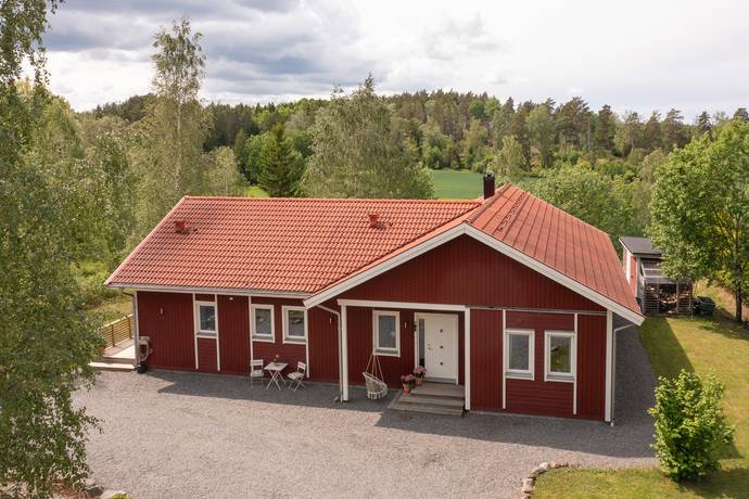 6 rum villa på Ledinge 518 Knivsta, Knivsta kommun - bild 1