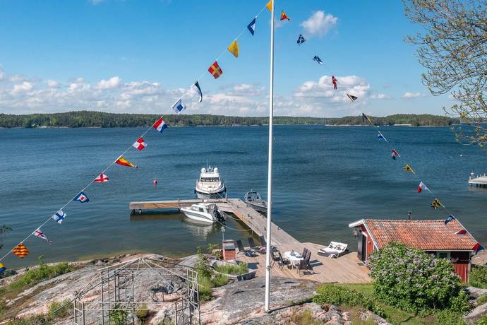 8 rum Vinterbonat fritidshus på Fritz Österbergs väg 1 Betsö Gård Österåkers kommun