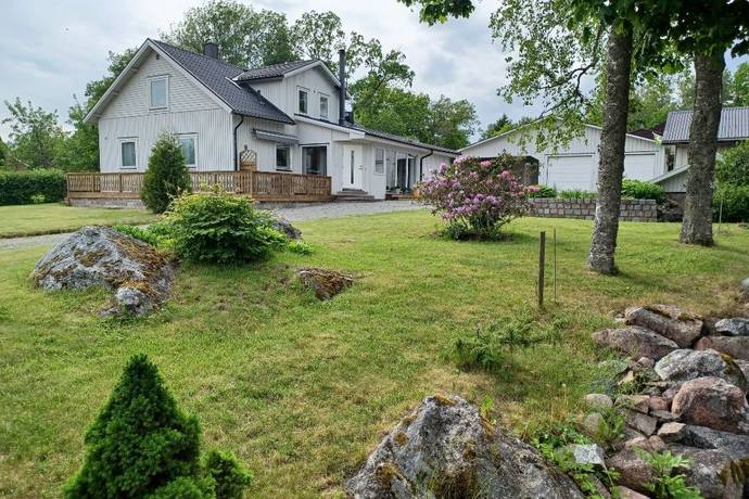 5 rum villa på Kyrkängsvägen 11 Ramstalund, Uppsala kommun - bild 1