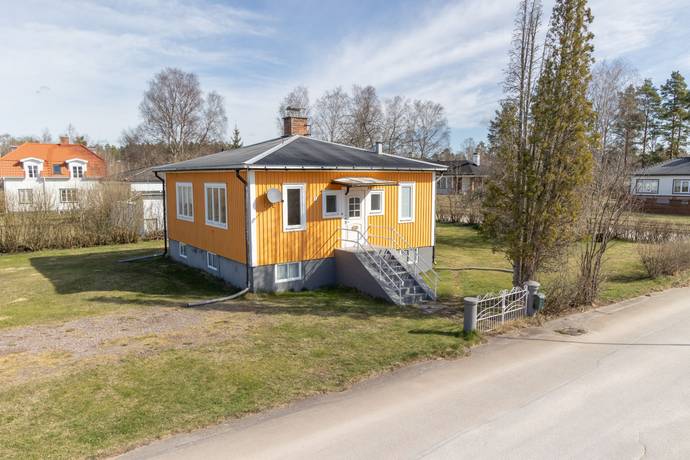 3 rum fritidshus på Rönnvägen 1 Mörlunda, Hultsfreds kommun - bild 1