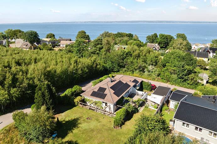 5 rum villa på Petter Pers väg 10 Svanshall, Höganäs kommun - bild 1