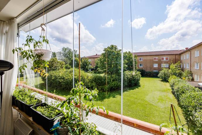 4 rum lägenhet på Flisavägen 26 Bjurhovda, Västerås kommun - bild 1