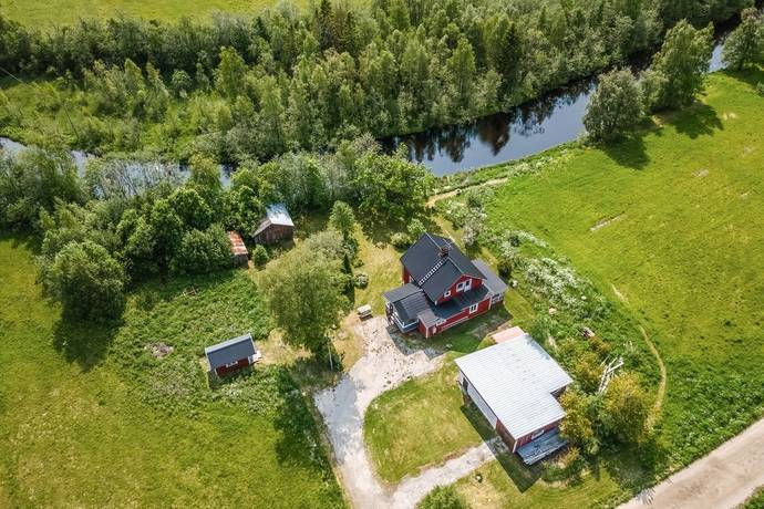 3 rum gård/skog på Husta 946 Gnarp, Nordanstigs kommun - bild 1
