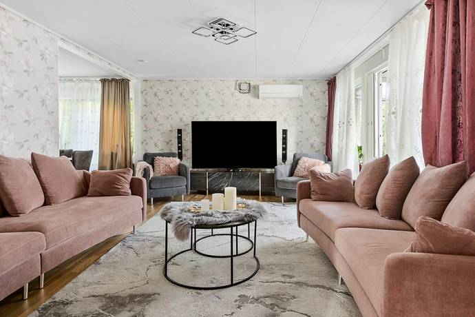 7 rum kedjehus på Brunstensvägen 13 Lundby, Örebro kommun - bild 2