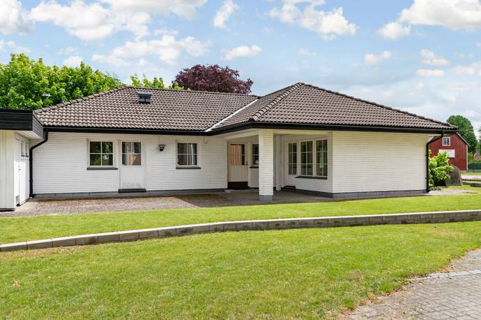 7 rum villa på Norra Järnvägsgatan 28B Vinslöv, Hässleholms kommun - bild 1