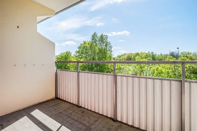 5 rum lägenhet på Lammholmsbacken 173 Vårby, Huddinge kommun - bild 2
