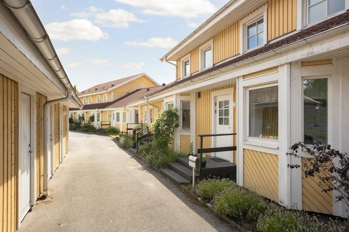 4 rum Radhus på Blåbärsvägen 3C Påtorp Ronneby kommun - bild 1