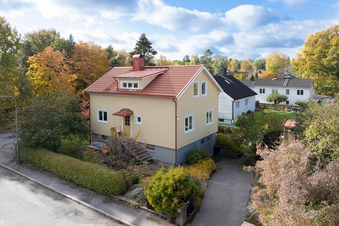 7 rum villa på Mölnbovägen 24 Örby, Stockholms kommun - bild 1