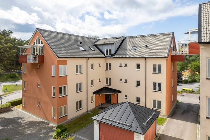4 rum lägenhet på Rosenhöjdsvägen 17 Rosenlund, Södertälje kommun - bild 2