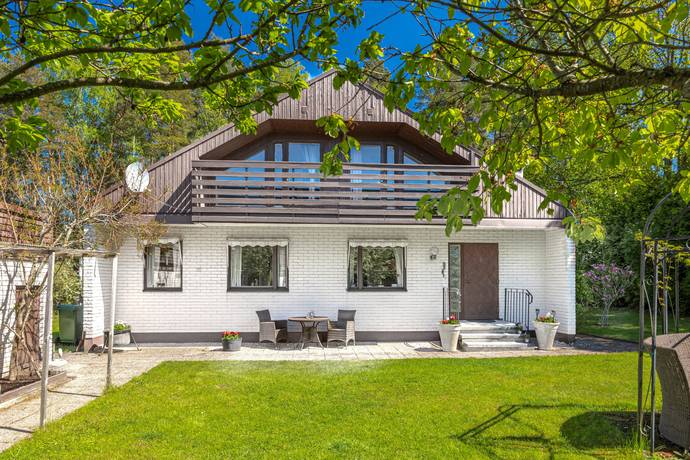 7 rum villa på Blåbärsvägen 3 Ärsta, Eskilstuna kommun - bild 1