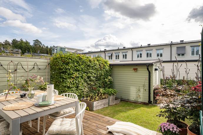 4 rum radhus på Gunnarbovägen 111 Järvastaden, Solna kommun - bild 1