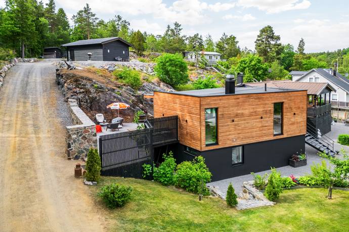8 rum villa på Gubbdalsvägen 8 Ingarö - Långvik, Värmdö kommun - bild 1