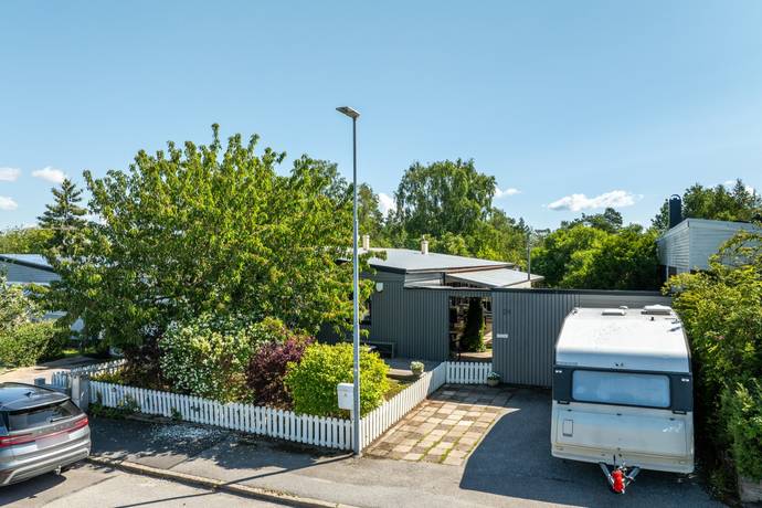 villa på Tunnlandsvägen 24 Viksjö, Järfälla kommun - bild 3