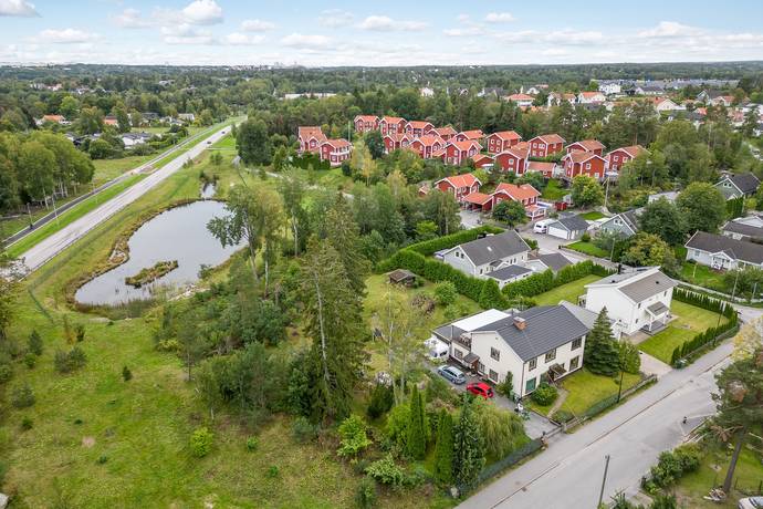 7 rum Villa på Lännagårdsvägen 1 Länna Huddinge kommun