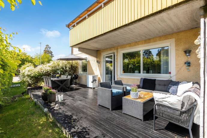3 rum lägenhet på Päronvägen 8 Viksjö Hummelmora, Järfälla kommun - bild 1