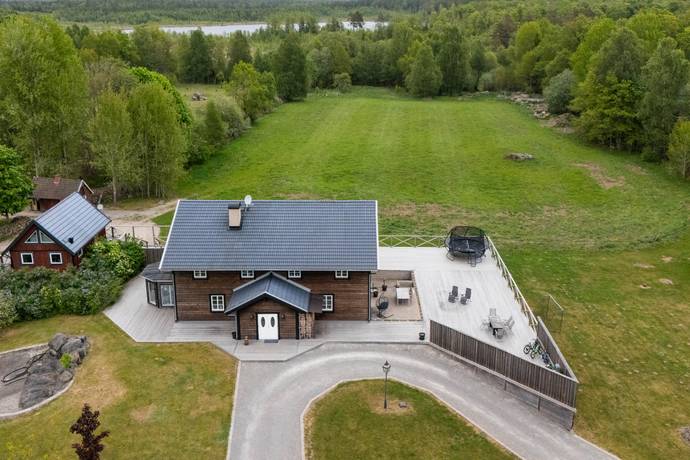 5 rum gård med jordbruk på Elsemåla Östergård 23 Tingsryd, Tingsryds kommun - bild 1