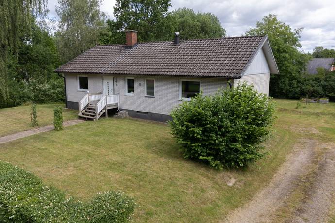 4 rum villa på Rosendalsvägen 10 Vittaryd, Ljungby kommun - bild 2