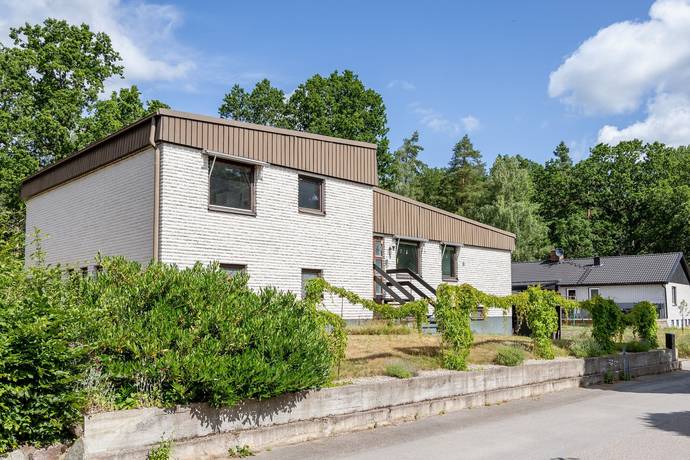 6 rum villa på Vitsippestigen 5 Blomstermåla, Mönsterås kommun - bild 1