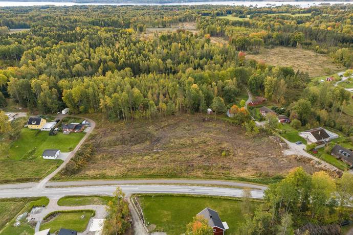 Tomt på Rinkaby Örebro kommun - bild 2
