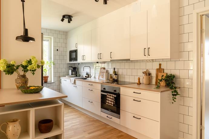 4 rum lägenhet på Kamrerarvägen 38 Hägerstensåsen, Stockholms kommun - bild 3