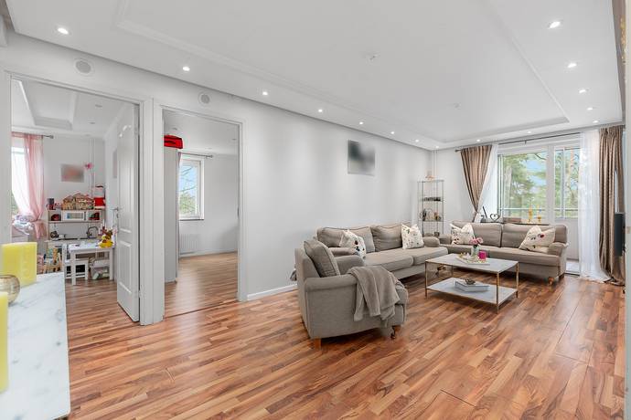 3 rum lägenhet på Fornhöjdsvägen 58 Fornhöjden, Södertälje kommun - bild 2