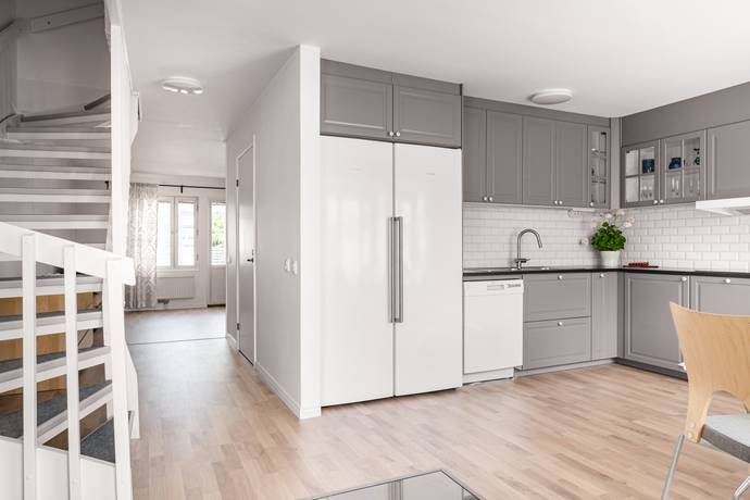 4 rum radhus på Ullvidevägen 173 Vällingby - Vinsta, Stockholms kommun - bild 5