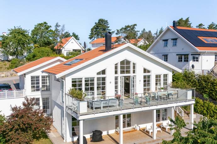 10 rum villa på Bergstigen 8A Täby Kyrkby, Täby kommun - bild 1