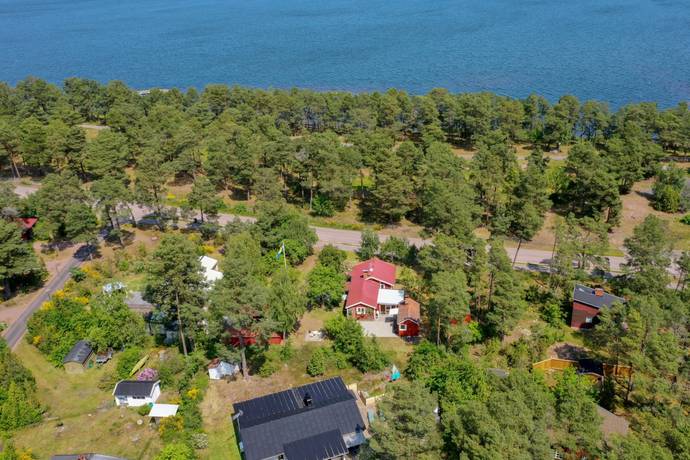 3 rum vinterbonat fritidshus på Oknövägen 17 Oknö, Mönsterås kommun - bild 1