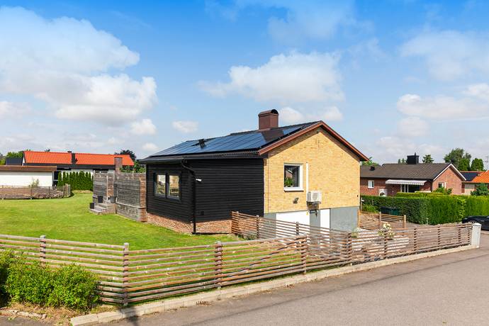 3 rum villa på Södra Bragegatan 1 Åstorp, Åstorps kommun - bild 1
