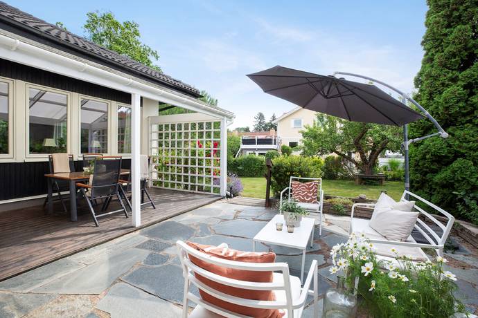 8 rum villa på Åkervägen 46B Helenelund, Sollentuna kommun - bild 2