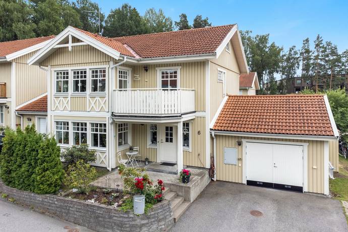 6 rum villa på Skogvaktarvägen 6 Margretelund, Österåkers kommun - bild 1